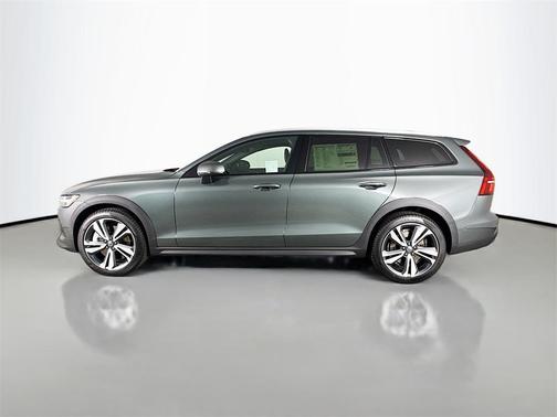 2026 Volvo V60 Cross Country B5 Plus