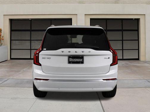 Crystal White Pearl 2026 Volvo XC90 Ultra, B6 AWD Gas (mild hybrid), Gasoline, Bright, 7 Seats