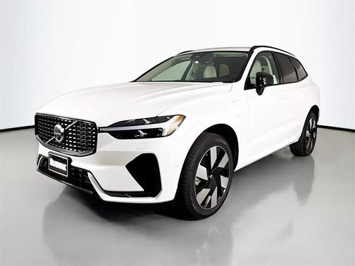 2025 Volvo XC60 Plug-In Hybrid T8 Plus