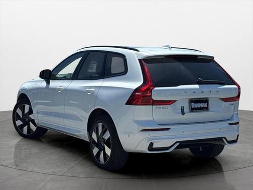 2025 Volvo XC60 Plug-In Hybrid T8 Plus