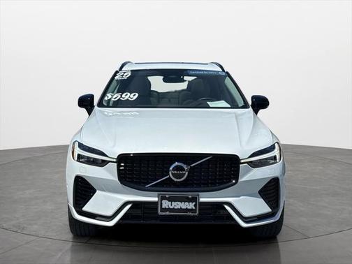 2025 Volvo XC60 Plug-In Hybrid T8 Plus