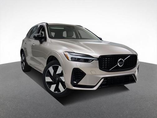 2025 Volvo XC60 Plug-In Hybrid Plus