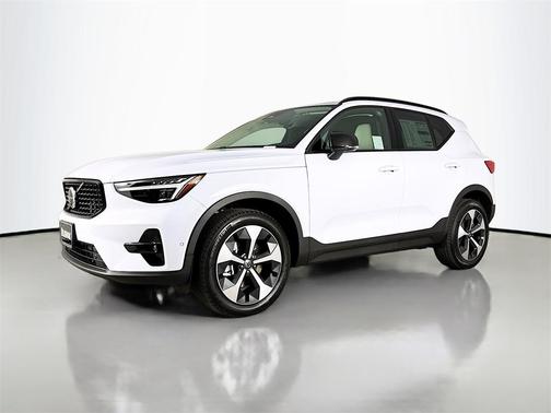 2026 Volvo XC40 B5 Plus