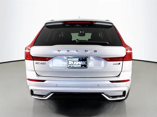 2025 Volvo XC60 B5 Plus