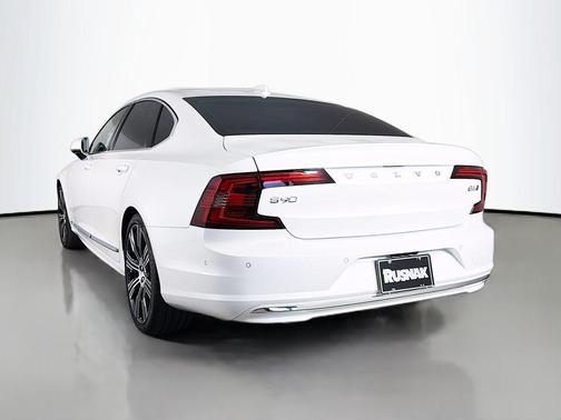 Crystal White 2023 Volvo S90 B6 Plus