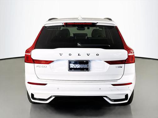 2025 Volvo XC60 Plug-In Hybrid T8 Ultra