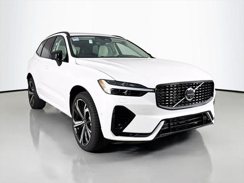 2025 Volvo XC60 Plug-In Hybrid T8 Ultra