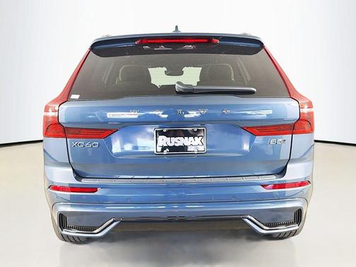 Denim Blue Metallic 2026 Volvo XC60 B5 Plus