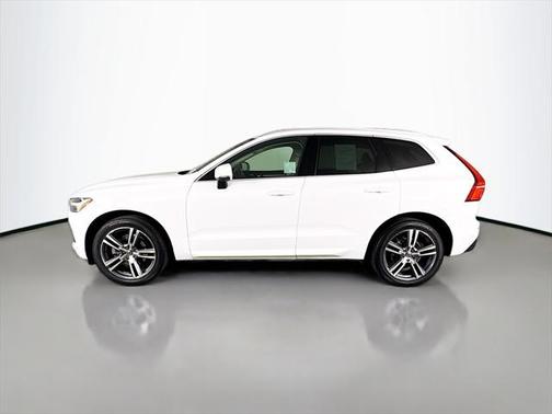 2021 Volvo XC60 T5 Momentum