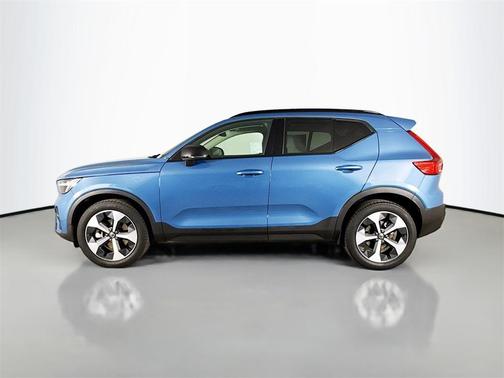 2024 Volvo XC40 B5 Core