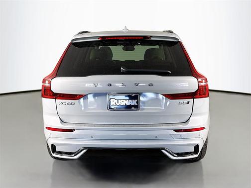 2026 Volvo XC60 B5 Ultra