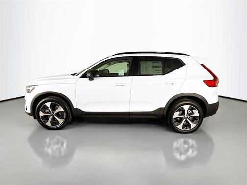 2026 Volvo XC40 B5 Plus