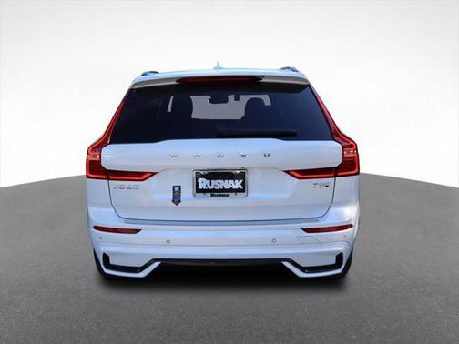 2025 Volvo XC60 Plug-In Hybrid T8 Plus