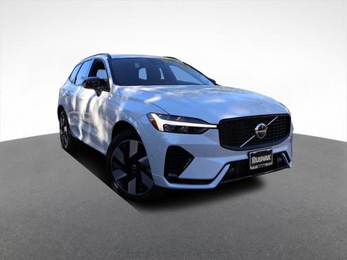 2025 Volvo XC60 Plug-In Hybrid T8 Plus