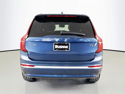 2026 Volvo XC90 B6 Core