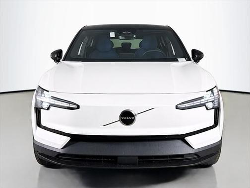 2025 Volvo EX30 Twin Motor Plus