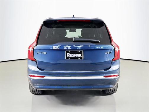 2025 Volvo XC90 B6 Ultra