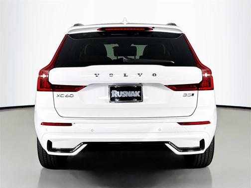 2026 Volvo XC60 B5 Plus