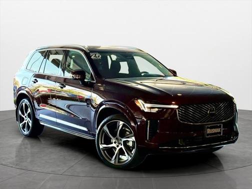 2025 Volvo XC90 B6 Core