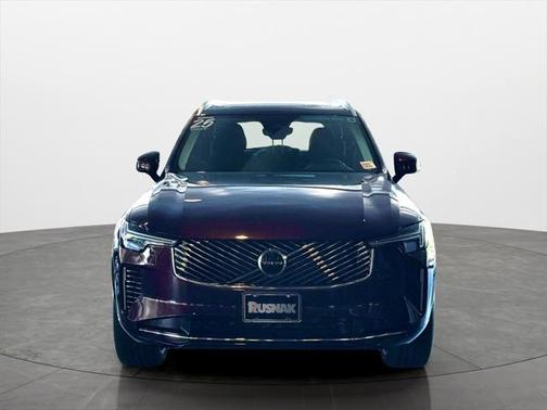2025 Volvo XC90 B6 Core