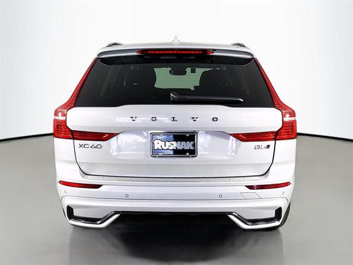 2025 Volvo XC60 B5 Core