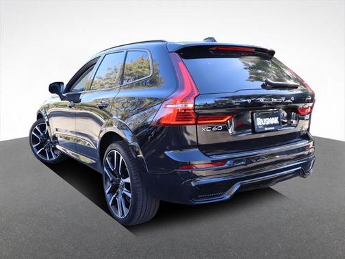 2025 Volvo XC60 Plug-In Hybrid T8 Ultra
