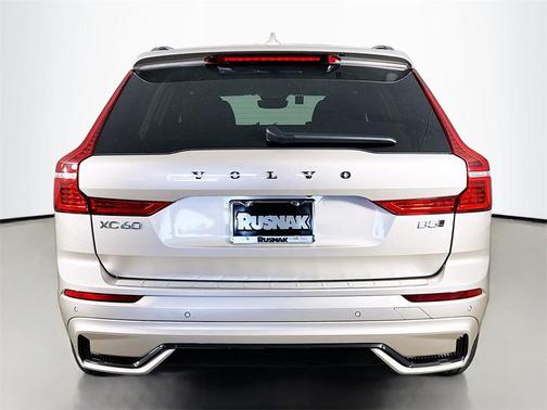 2025 Volvo XC60 B5 Core