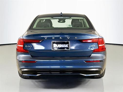 2025 Volvo S60 B5 Core