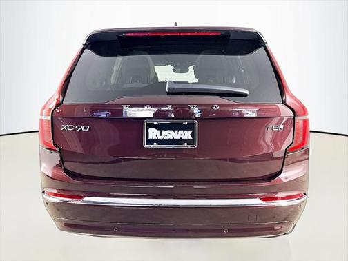 2025 Volvo XC90 Plug-In Hybrid T8 Core 7-Seater