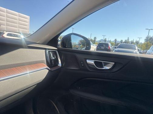 2025 Volvo S60 B5 Plus