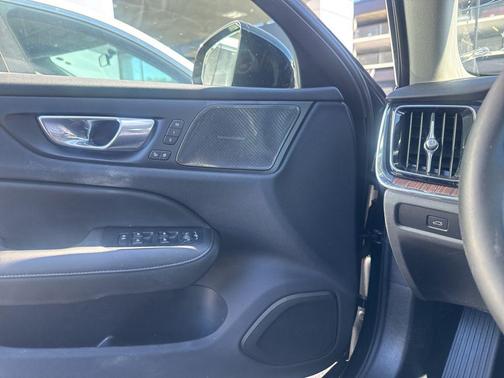 2025 Volvo S60 B5 Plus