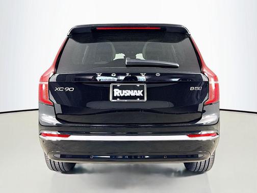 Onyx Black Metallic 2026 Volvo XC90 Plus, B5 AWD Gas (mild hybrid), Gasoline, Bright, 7 Seats