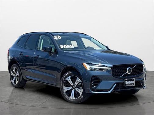 2025 Volvo XC60 Plug-In Hybrid T8 Plus