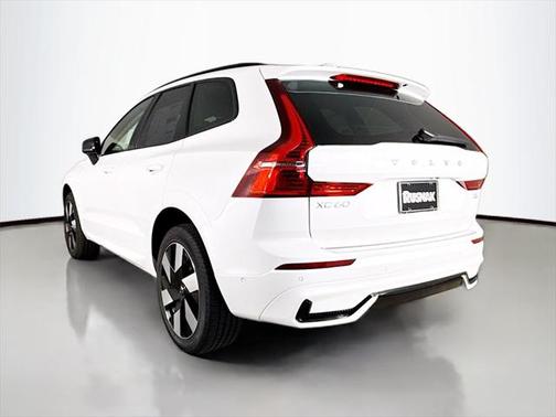 2025 Volvo XC60 Plug-In Hybrid T8 Plus