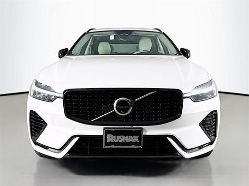 2025 Volvo XC60 Plug-In Hybrid T8 Plus
