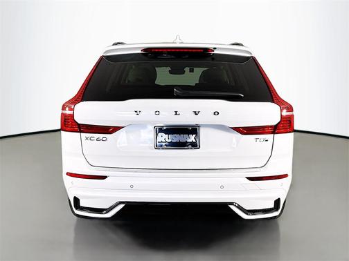 2025 Volvo XC60 Plug-In Hybrid T8 Plus