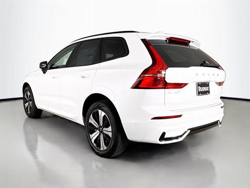 2025 Volvo XC60 Plug-In Hybrid T8 Plus