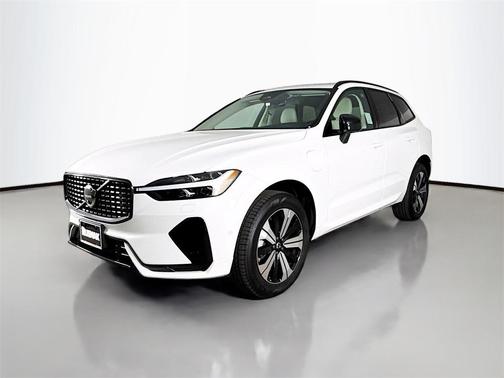 2025 Volvo XC60 Plug-In Hybrid T8 Plus