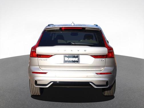 2025 Volvo XC60 Plug-In Hybrid T8 Plus