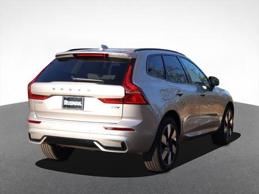 2025 Volvo XC60 Plug-In Hybrid T8 Plus