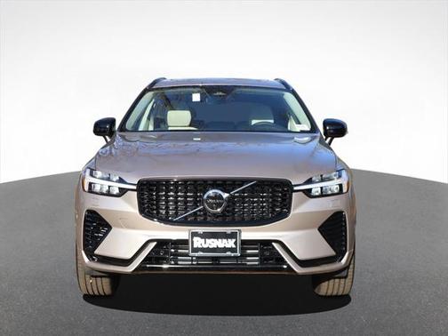 2025 Volvo XC60 Plug-In Hybrid T8 Plus