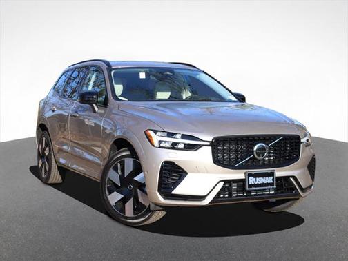 2025 Volvo XC60 Plug-In Hybrid T8 Plus