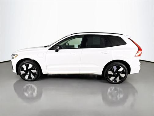 2025 Volvo XC60 Plug-In Hybrid T8 Plus