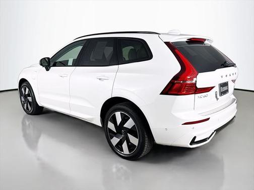 2025 Volvo XC60 Plug-In Hybrid T8 Plus