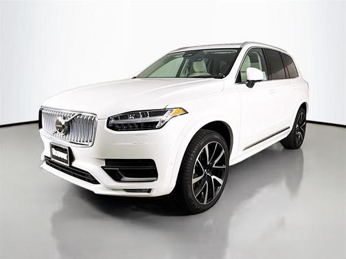 2023 Volvo XC90 B5 Plus