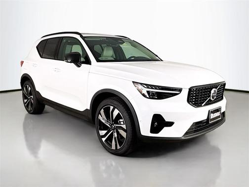 2026 Volvo XC40 B5 Ultra