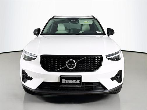 2026 Volvo XC40 B5 Ultra