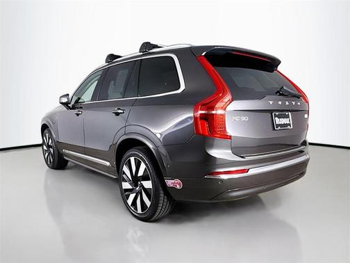 2023 Volvo XC90 Recharge Plug-In Hybrid T8 Ultimate Bright Theme 7-Seater