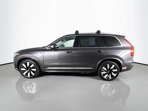 2023 Volvo XC90 Recharge Plug-In Hybrid T8 Ultimate Bright Theme 7-Seater