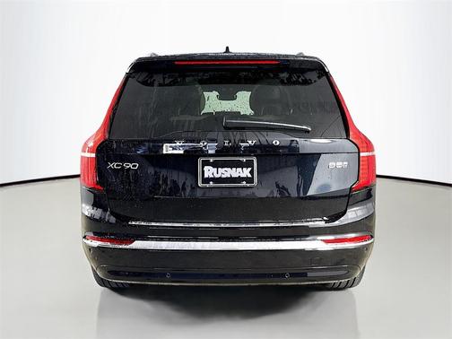 2025 Volvo XC90 B5 Core